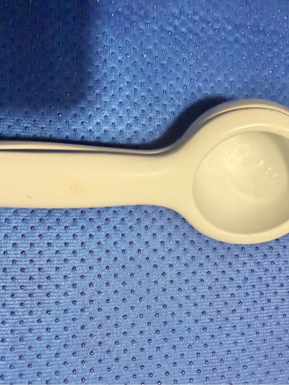 The Pampered Chef White citrus press